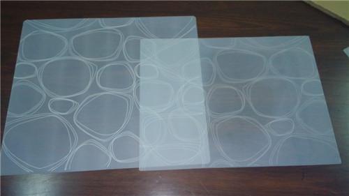 东莞源康硅胶专业生产硅胶餐垫,隔热垫 、杯垫、防滑垫、等都可订做打样